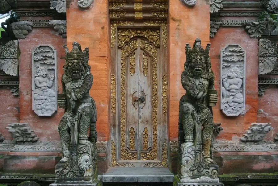 patung-gapura-bali